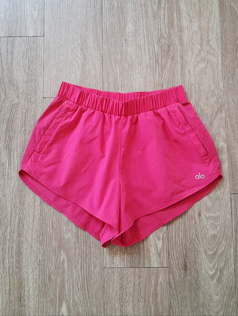 Alo Playmaker Dolphin Short Pink Summer Crush